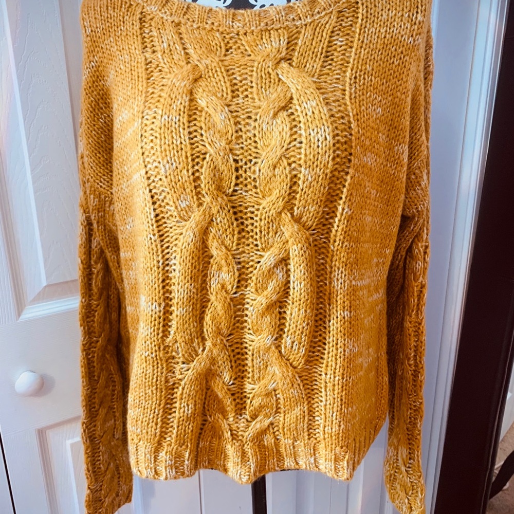 4/$30 Fashion Nova Love Tree Sweater Size Large